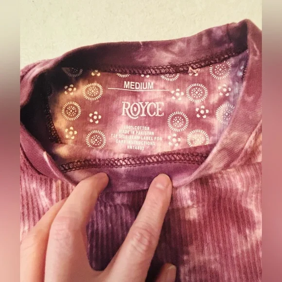 Royce Women's Pink Tie-Dye Long Sleeve Sweatshirts Crop Top Size Medium EUC - Picture 2 of 8